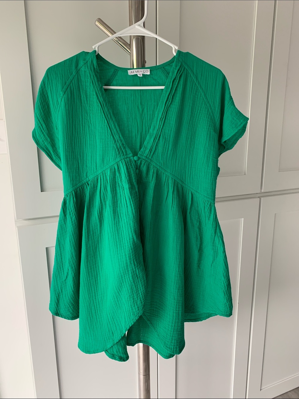 AEMI + CO Emerald Green V-Neck Peplum Oversized Tunic, Size S.
